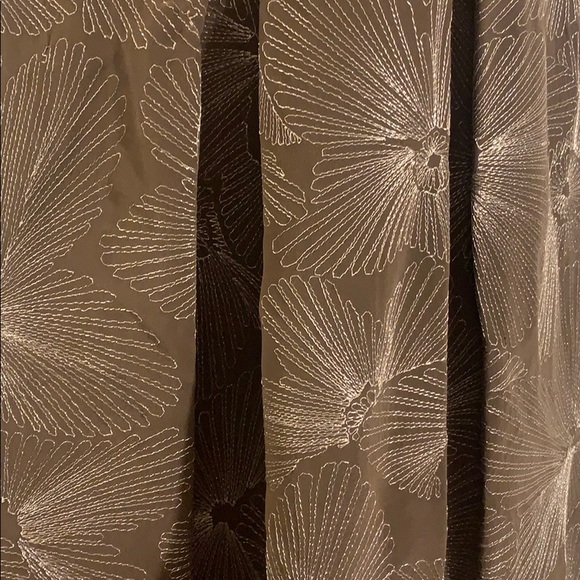 Brown skirt with silver embroidered pattern - Picture 2 of 2